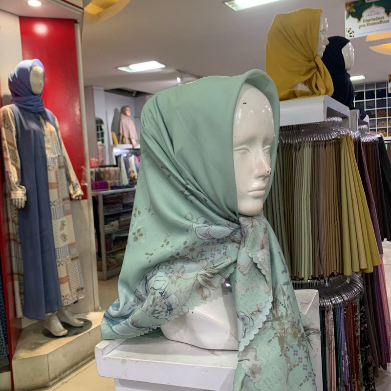 ETHICA HIJAB VOAL MOTIF SEGI EMPAT