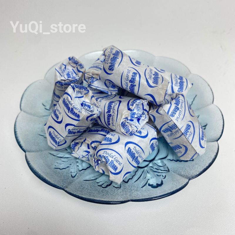 

Dodol Garut berat 1kg camilan khas kota Garut manis dan legit