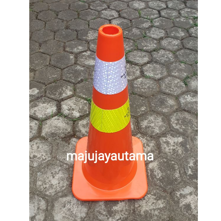Traffic cone kerucut lalu lintas bahan karet anti pecah
