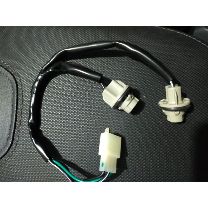 Fitting Lampu Sein Depan- Cod Socket Suzuki Satria FU Injeksi