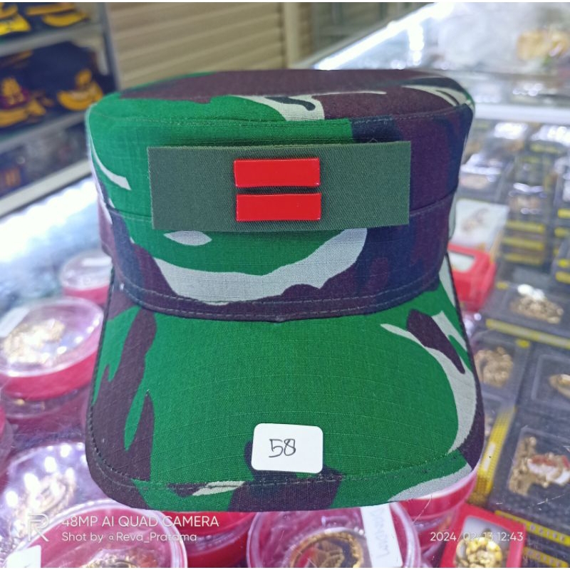 topi pdl loreng wol + pangkat pratu logam / akrilik