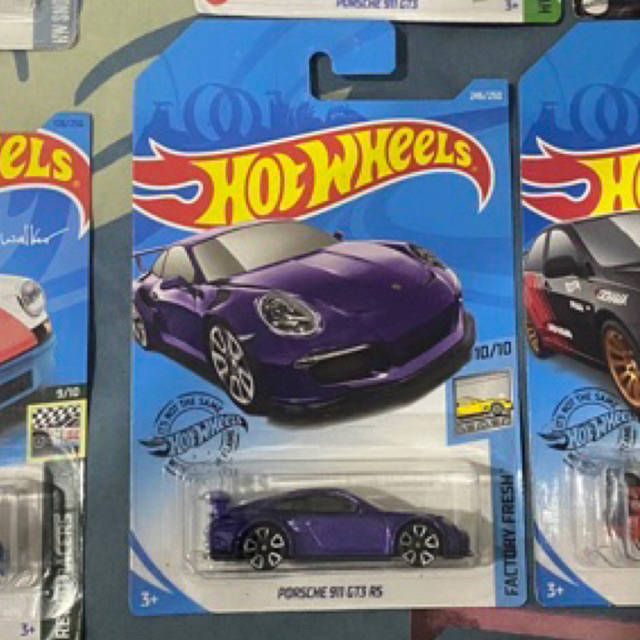 HotWheels Porsche 911 GT3RS Ungu