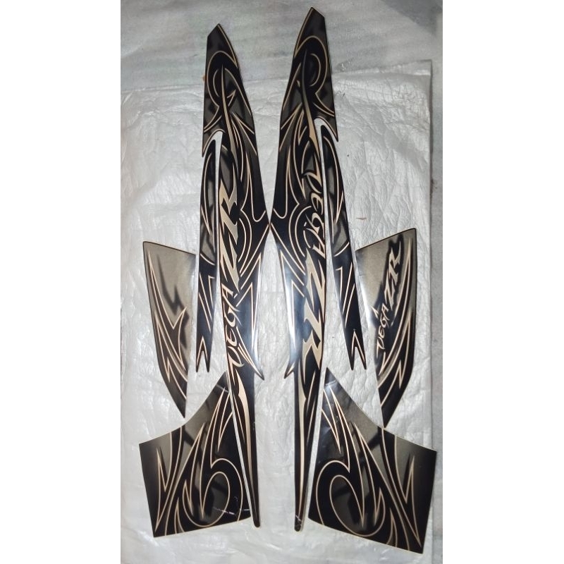 Striping stiker body kanan kiri full set Vega ZR tahun 2010 warna hitam gold Original