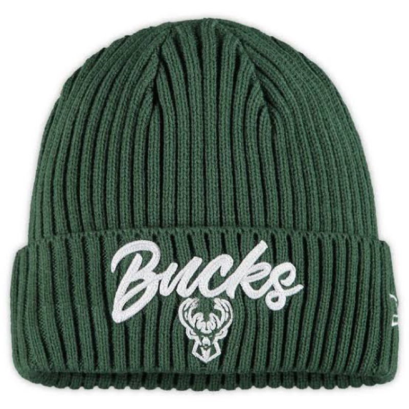 beanie Bucks new era