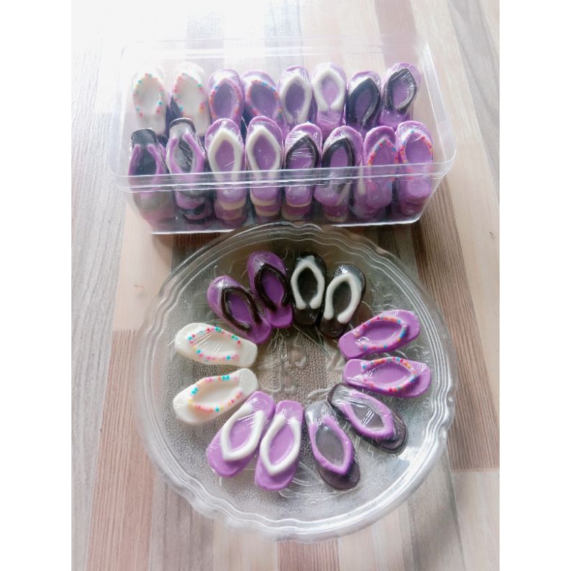 

(+ toples) Coklat Karakter Sandal 64 Pasang (128 pcs) + toples snack kiloan/ lebaran