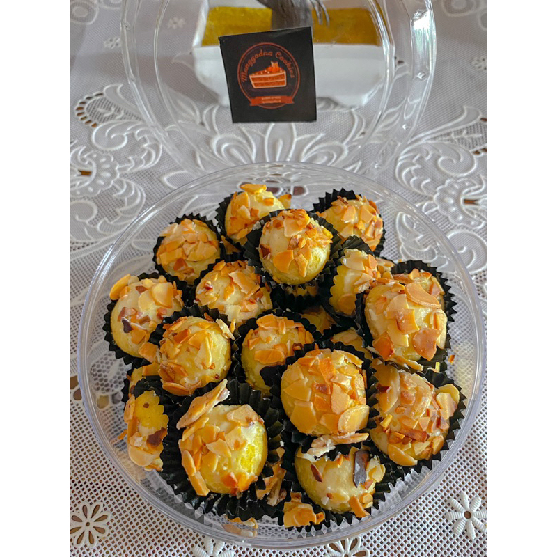 

Cheese almond cookies