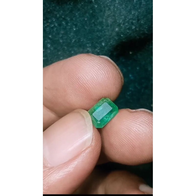 batu lostone zamrud CE minor Colombia