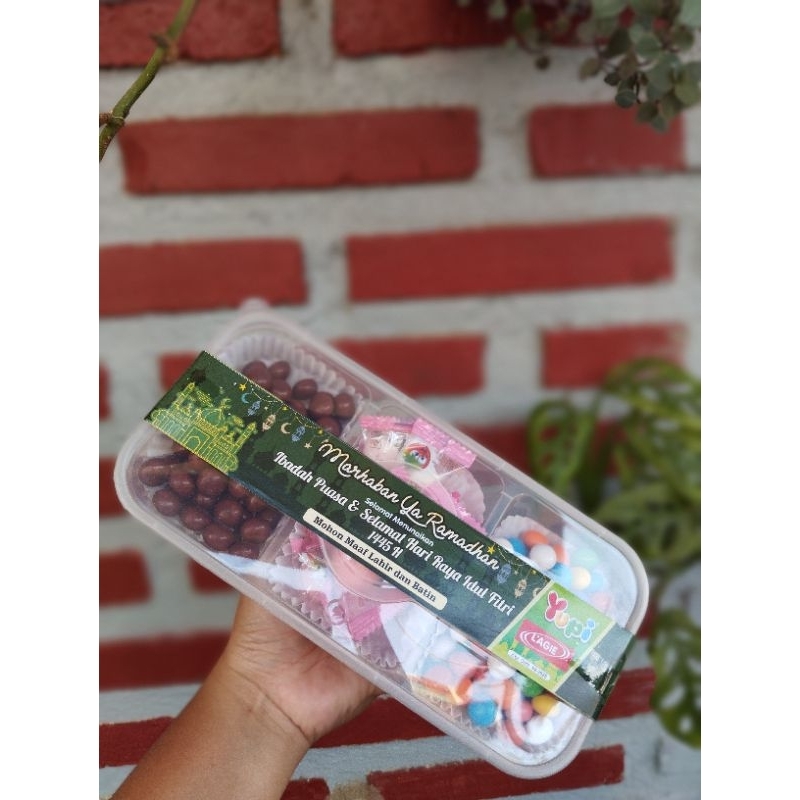 

coklat snack bingkisan lebaran hamperslebaran hampers coklat snack isi 3