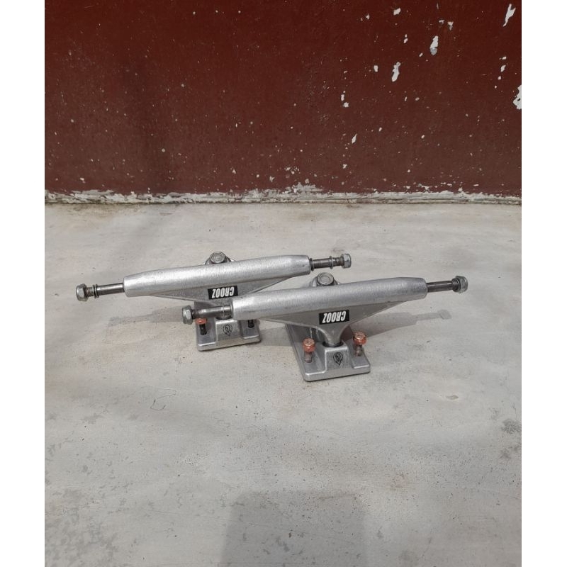 Skateboard Truck Crooz 5.75 + boltnuts independent second / bekas