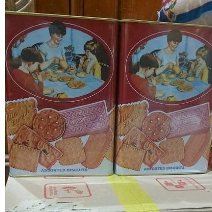 

Biskuit Kaleng Khong Guan Blek 1600gr