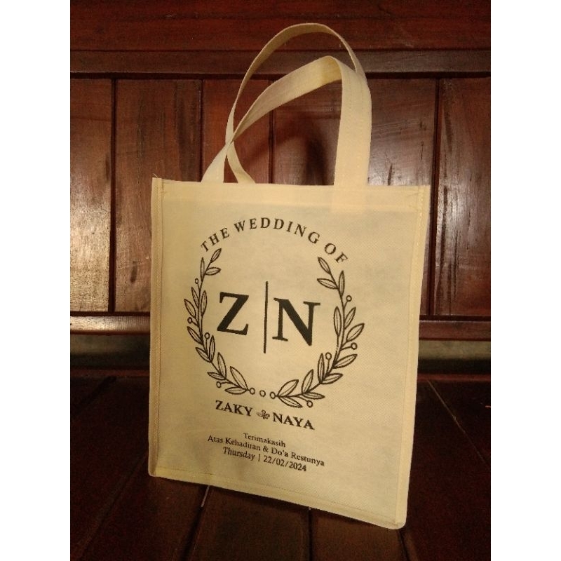 

tas ulang tahun boxs kfc | tas asul asul hajatan | tas asul asul lahiran | tas souvenir | tas hajatan | tas wedding | tas promosi | tas spunbond