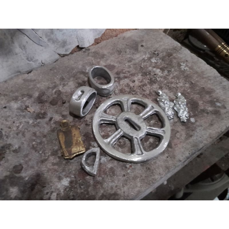 acesoris/tsuba katana jenis tanjiro