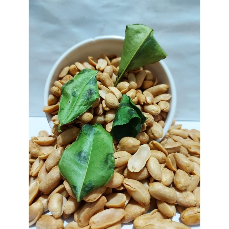 

Kacang Bawang Oven Daun Jeruk 500gram