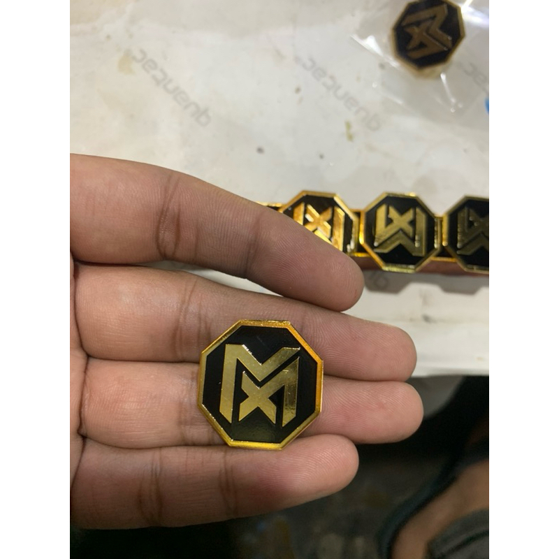 Pin Custom Satuan Ukuran Kecil Dan Sedang