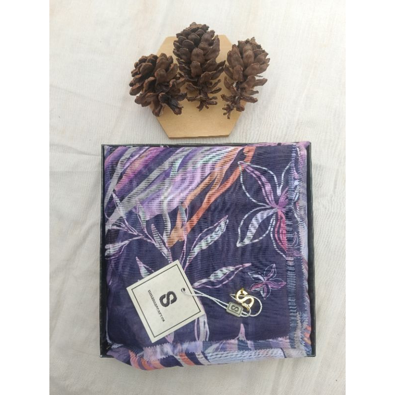 Hijab Segi Empat Cantik UM001 with box by Umama Scarves