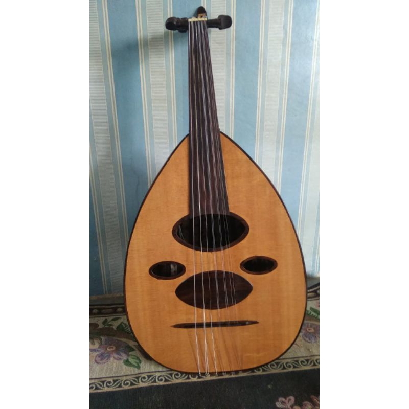 gitar oud arab