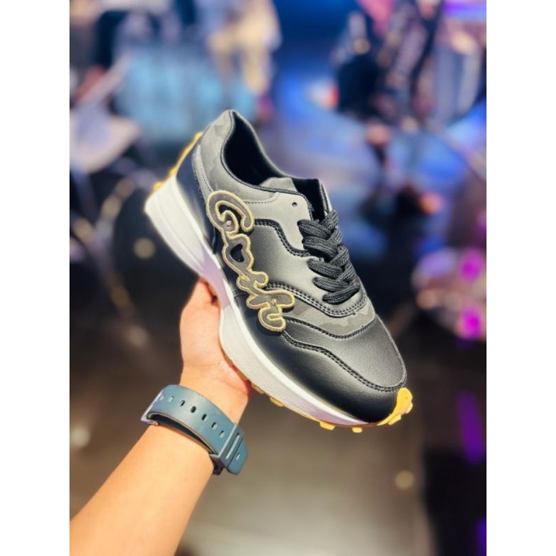 Sepatu Gosh