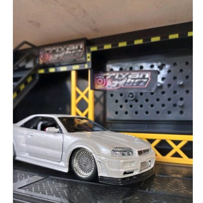 Diecast Saico 1/32 scale Nissan Skyline GTR R34