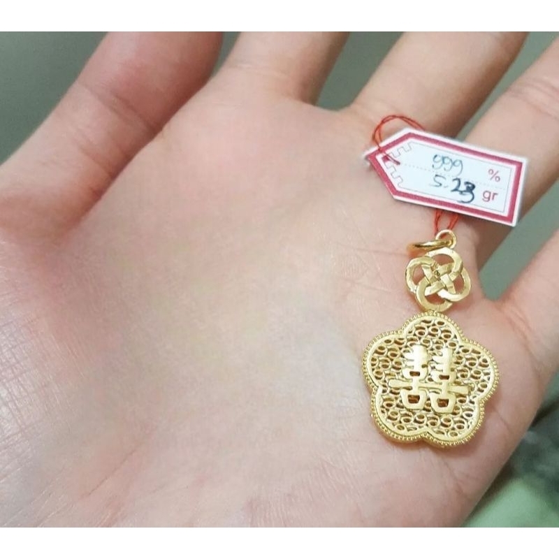 Liontin emas 24k bunga xuang xi