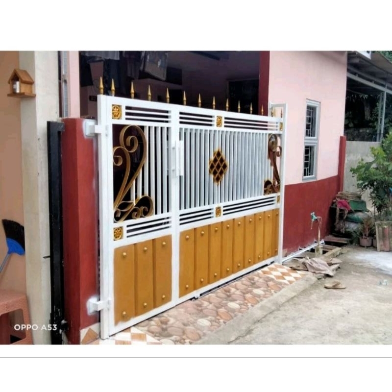 Pintu gerbang dorong / pintu pagar