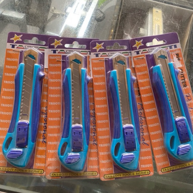 

Cutter Tassoti Besar