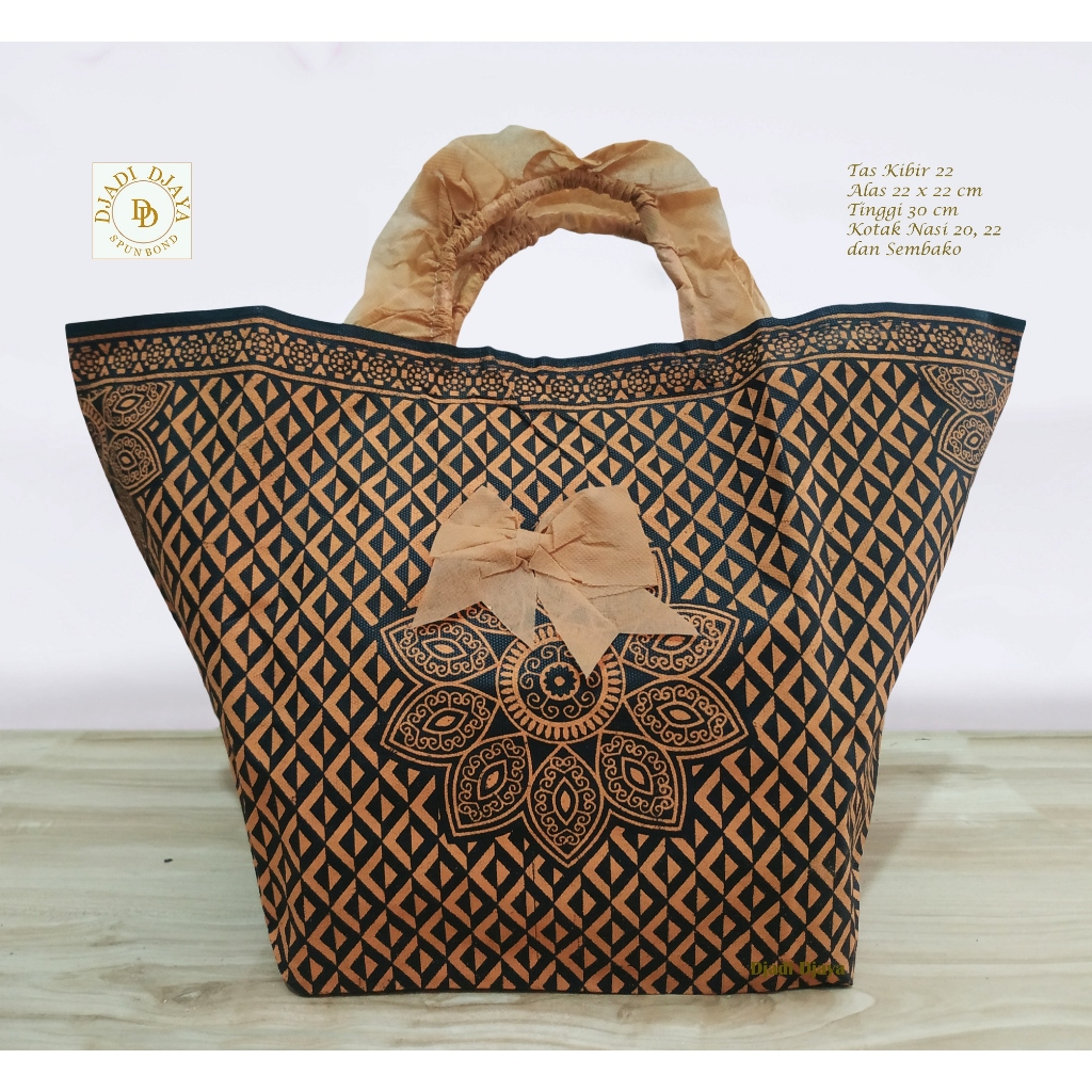 

Tas Hajatan Goodie Bag Kibir 22 FT Handle Mocca