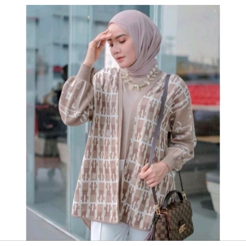 preloved elaria knit cardi ria miranda