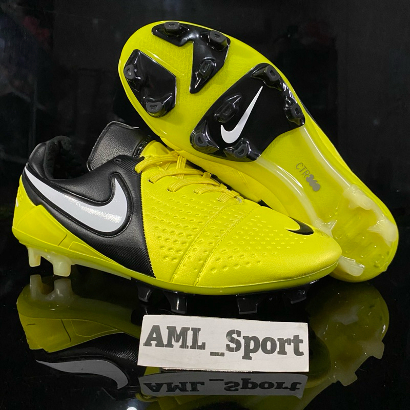 Sepatu Bola CTR 360 Maestri II Yellow Black