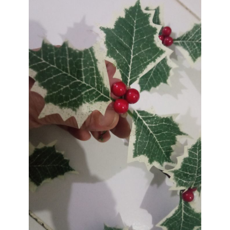 daun buah cherry ceri natal hiasan xmas