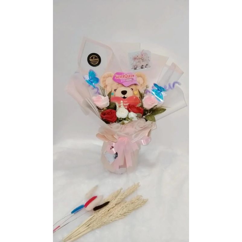 

Buket Coklat Silverqueen Beruang Bebas riquest