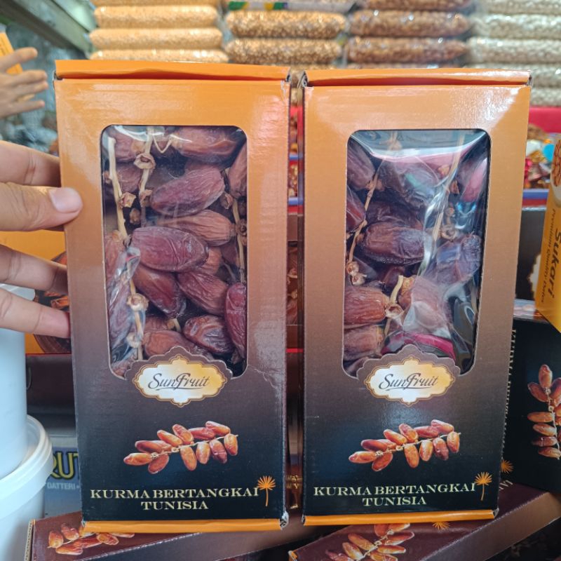 

KURMA TANGKAI GAGANG PALM 1PACK 500GRAM FRESH MANIS MENGKAL