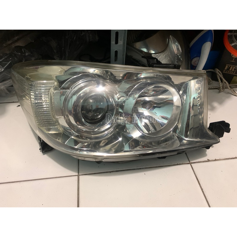 headlamp toyota fortuner 2010