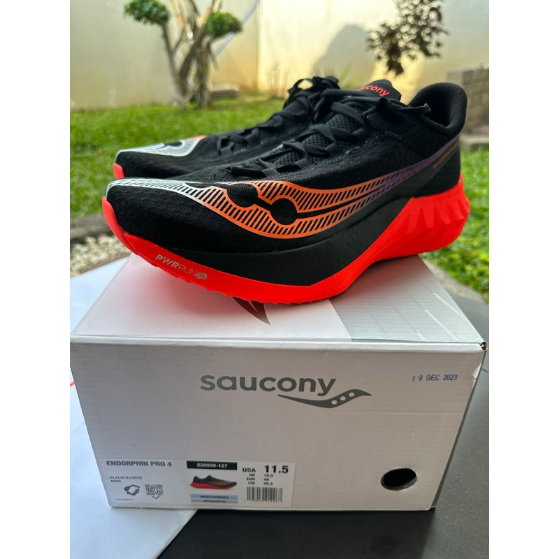 (PRELOVED) SAUCONY ENDORPHIN PRO 4 Size 46 / 29.5 CM