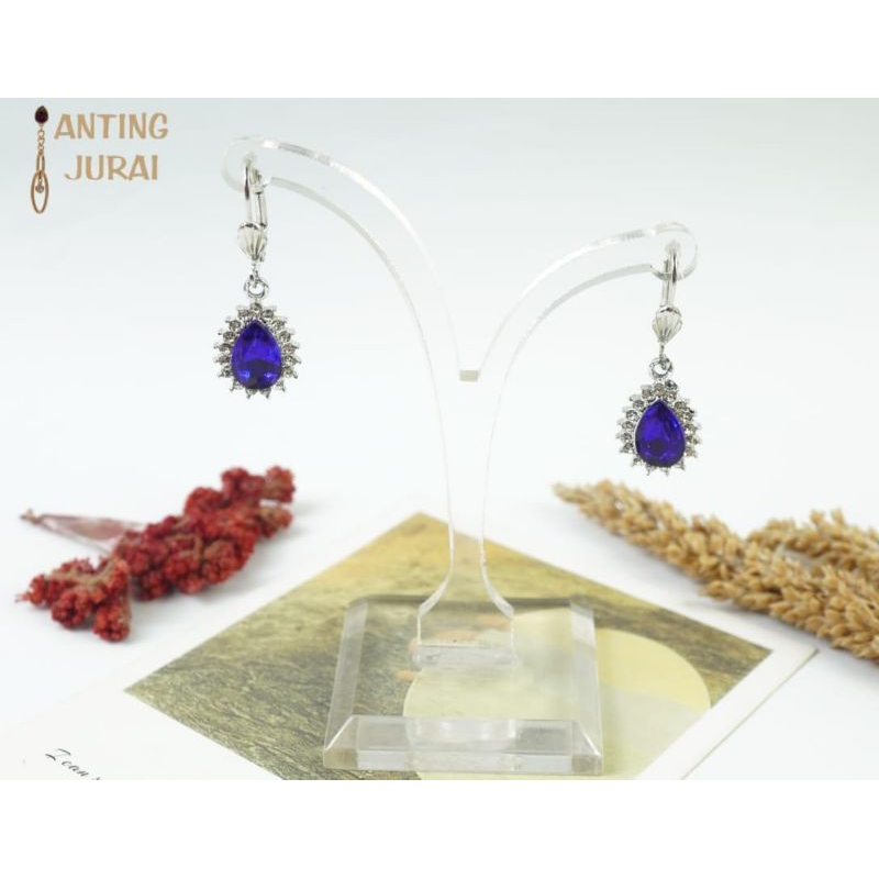 anting permata biru