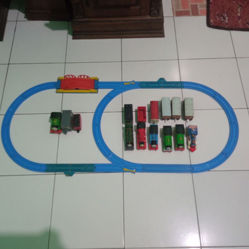 Kereta Thomas and Friends Tomy Mattel