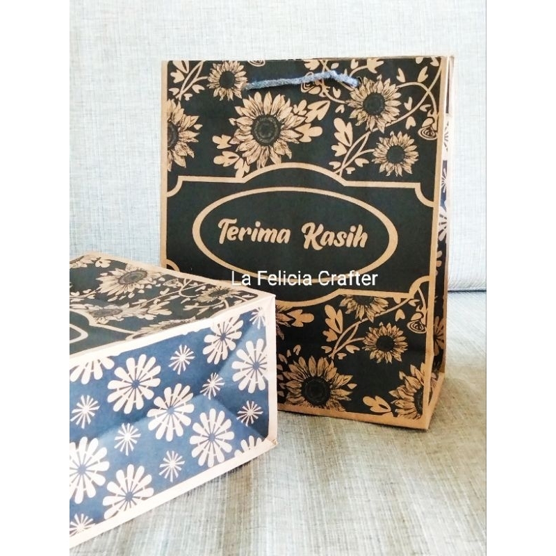 

La Felicia PaperBag Paper Bag Motif Bunga Ucapan Terimakasih/Tas Kertas/Souvenir/Hajatan/Bingkisan