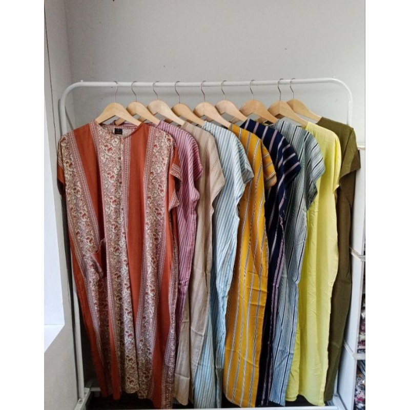 gantungan baju bekas gawang baju