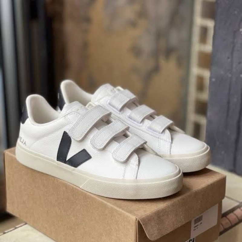Veja Recife velcro leather trainers