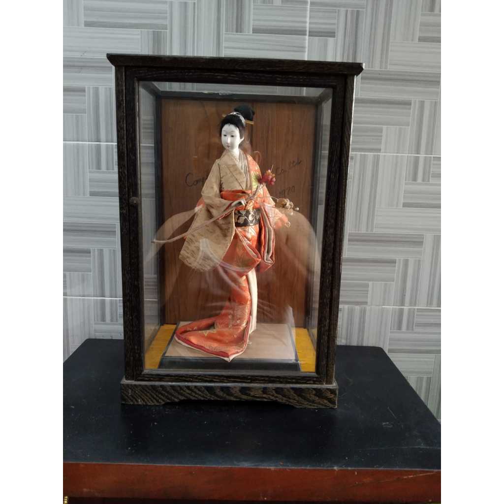 Pajangan Geisha Dalam Kaca Kuno Jadul Antik