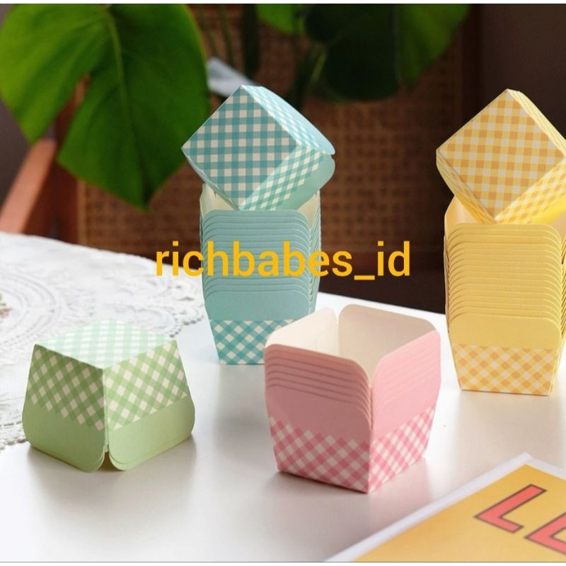 50pcs Korean dessert paper cup baking cup cupcake bolu tahan panas muffin case motif kotak kotak bru