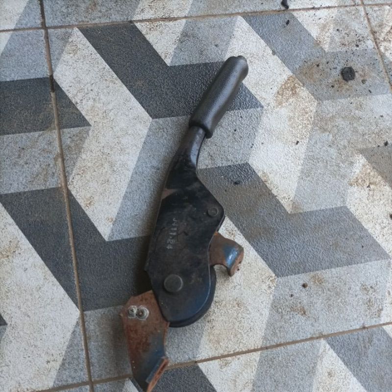 handle handrem rem tangan mazda 323 elite trendy