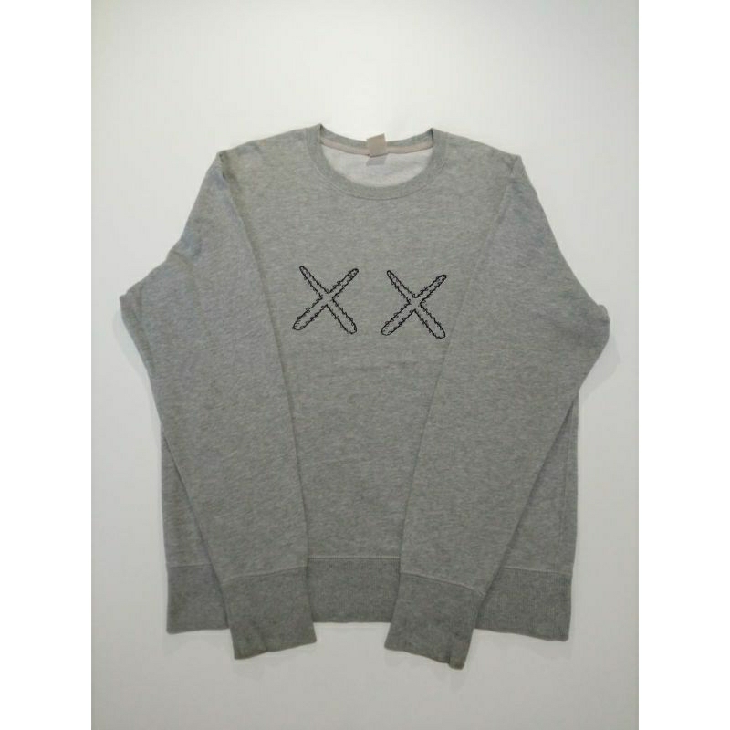 Jaket Crewneck Uniqlo x Kaws Sesame Street