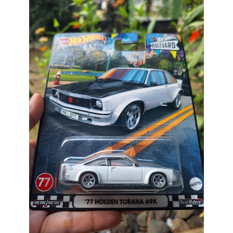 Hotwheels Premium '77 HOLDEN TORANA A9X