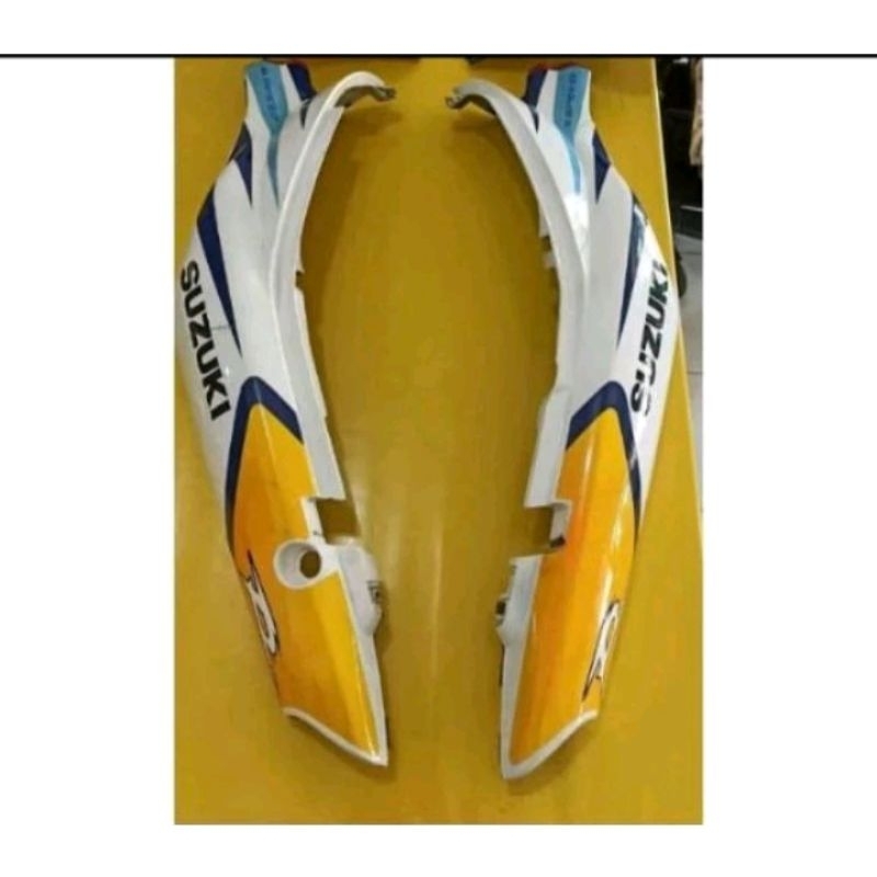 COVER BODY SUZUKI SATRIA 2TAK LUMBA, BODY BELAKANG SUZUKI SATRIA 2TAK LUMBA KANAN KIRI PLUS STIKER