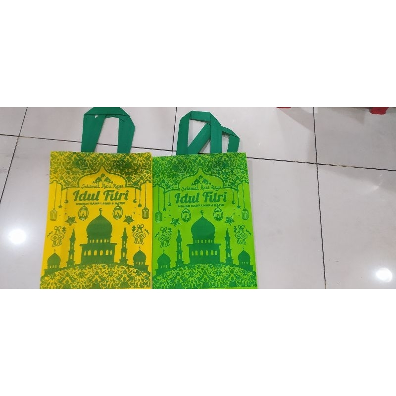 

Tas kain spunbond lebaran idul Fitri terlaris dan termurah isi 12pcs buat toples(25*35)