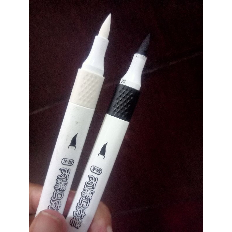 

Grasp Acrylic Brush Light Marker (Spidol Penebal Crayon Grasp)