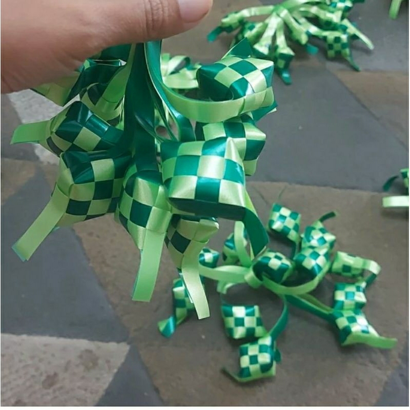 

Pita Ketupat 10pcs | Hiasan Parcel dan Hampers Lebaran