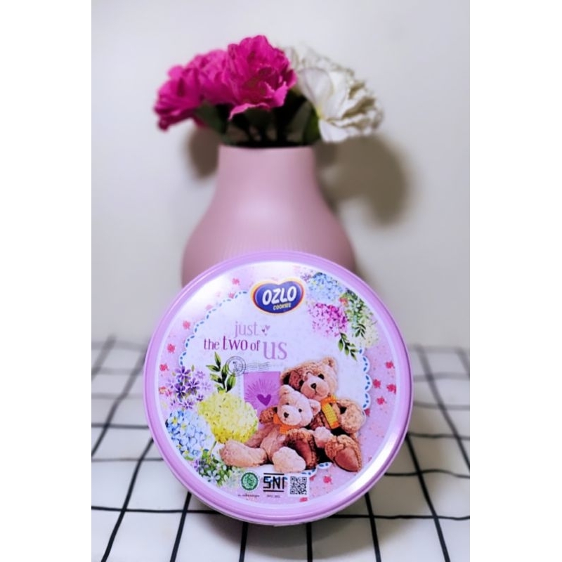 

Ozlo tin bear kaleng pink