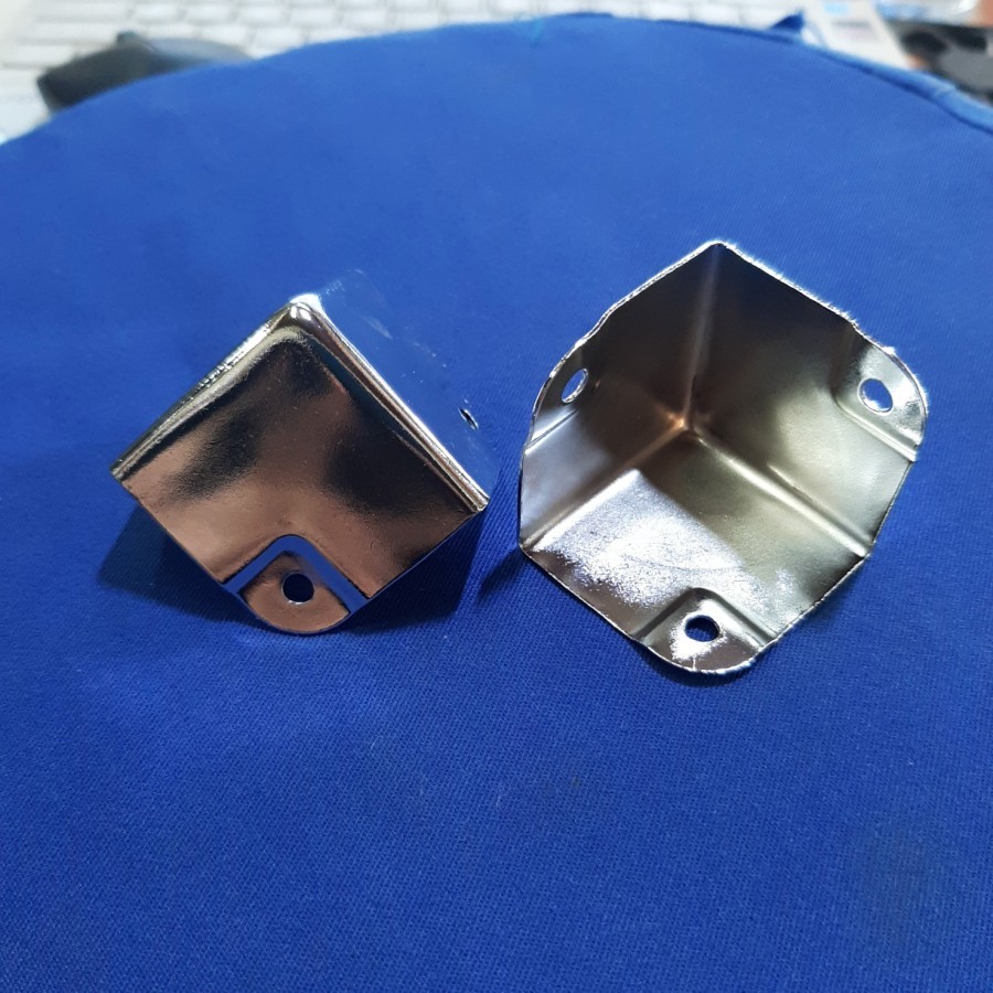 Siku kotak besi / siku pojok sudut box speaker Hardcase