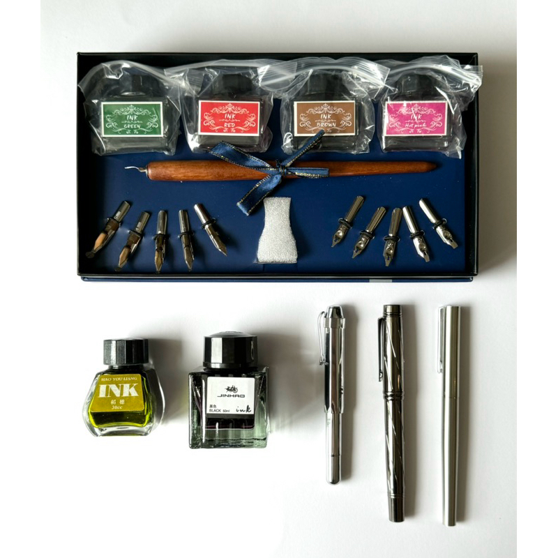 

[BUNDLING/SATUAN] Calligraphy Set Kaligrafi Pen 11 Steel Nibs 4 Inks Pen Stand | Fointain Pen 22k Gold Plated Stainless Steel Iridium Nib M | Fountain Pen Nib F | Fountain Pen Stainless Steel Iridium Nib M
